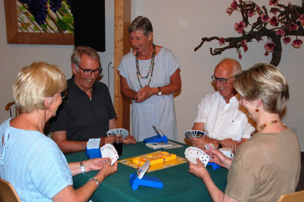 Samen bridge leren in Monster en ’s-Gravenzande